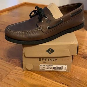 Men’s Sperry brown shoes